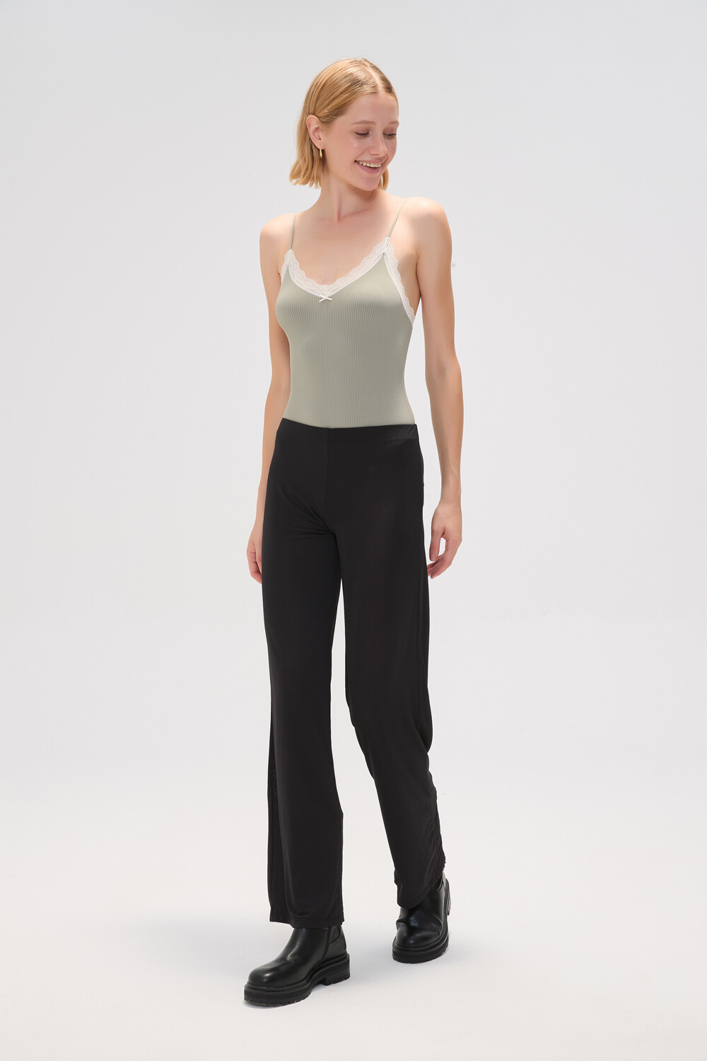 Pantalon Krung Negro