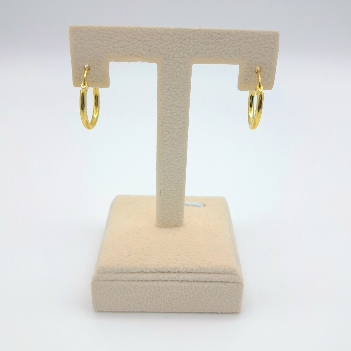 Par de aros de plata 925 con baño de oro amarillo. 