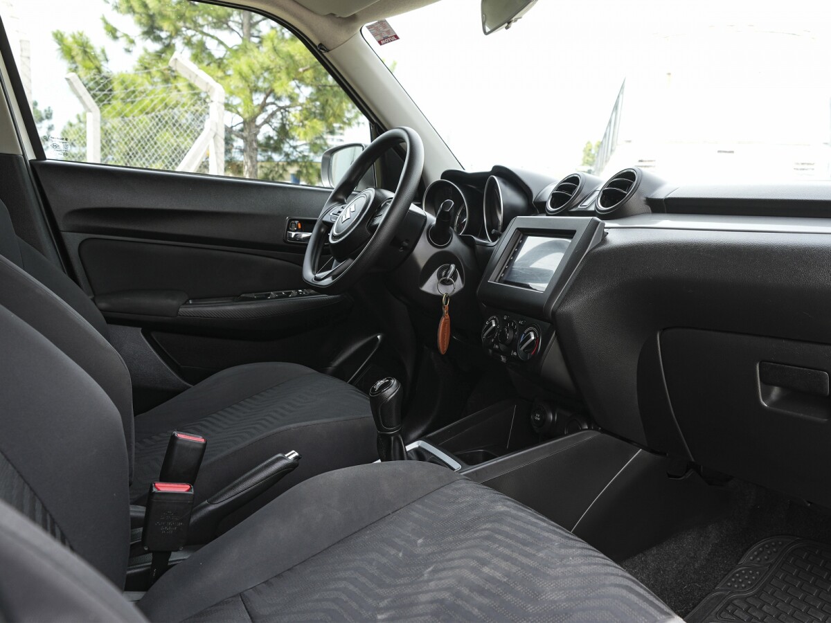 Suzuki Swift GL 1.2 EXCELENTE ESTADO! | Permuta / Financia Suzuki Swift GL 1.2 EXCELENTE ESTADO! | Permuta / Financia