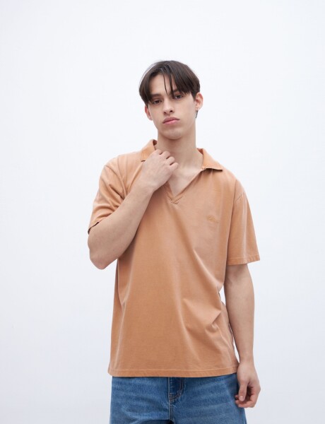 Remera polo Dax Camel