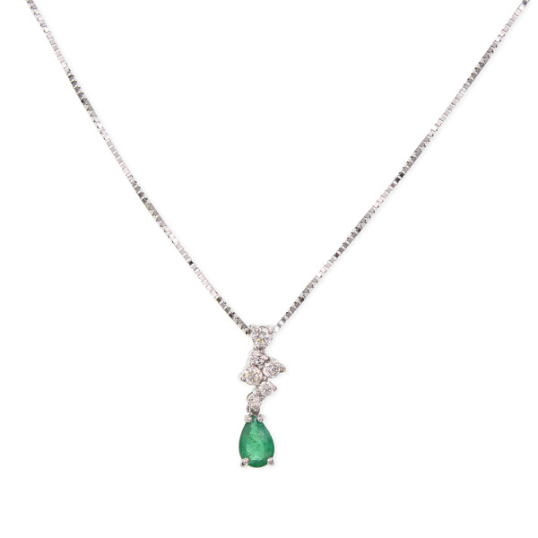 Colgante Royal de oro blanco 18k con esmeralda y brillantes - Incluye cadena Colgante Royal de oro blanco 18k con esmeralda y brillantes - Incluye cadena