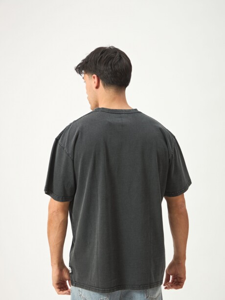 REMERA STONE WASH NEGRO