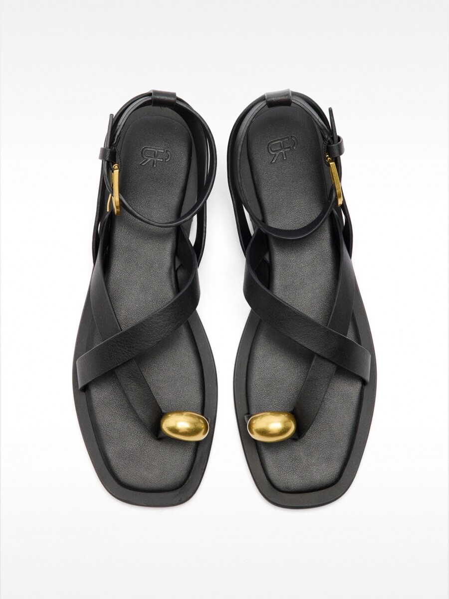 Sandalias De Piel Con Tiras Detalle Metálico negro