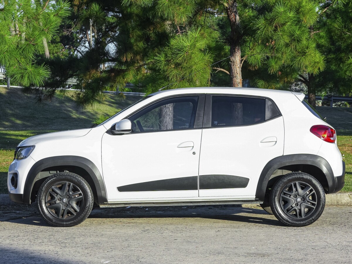 Renault Kwid Intense EXCELENTE ESTADO! | Permuta / Financia Renault Kwid Intense EXCELENTE ESTADO! | Permuta / Financia