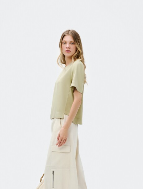 BLUSA CREPÉ MANGA CORTA VERDE