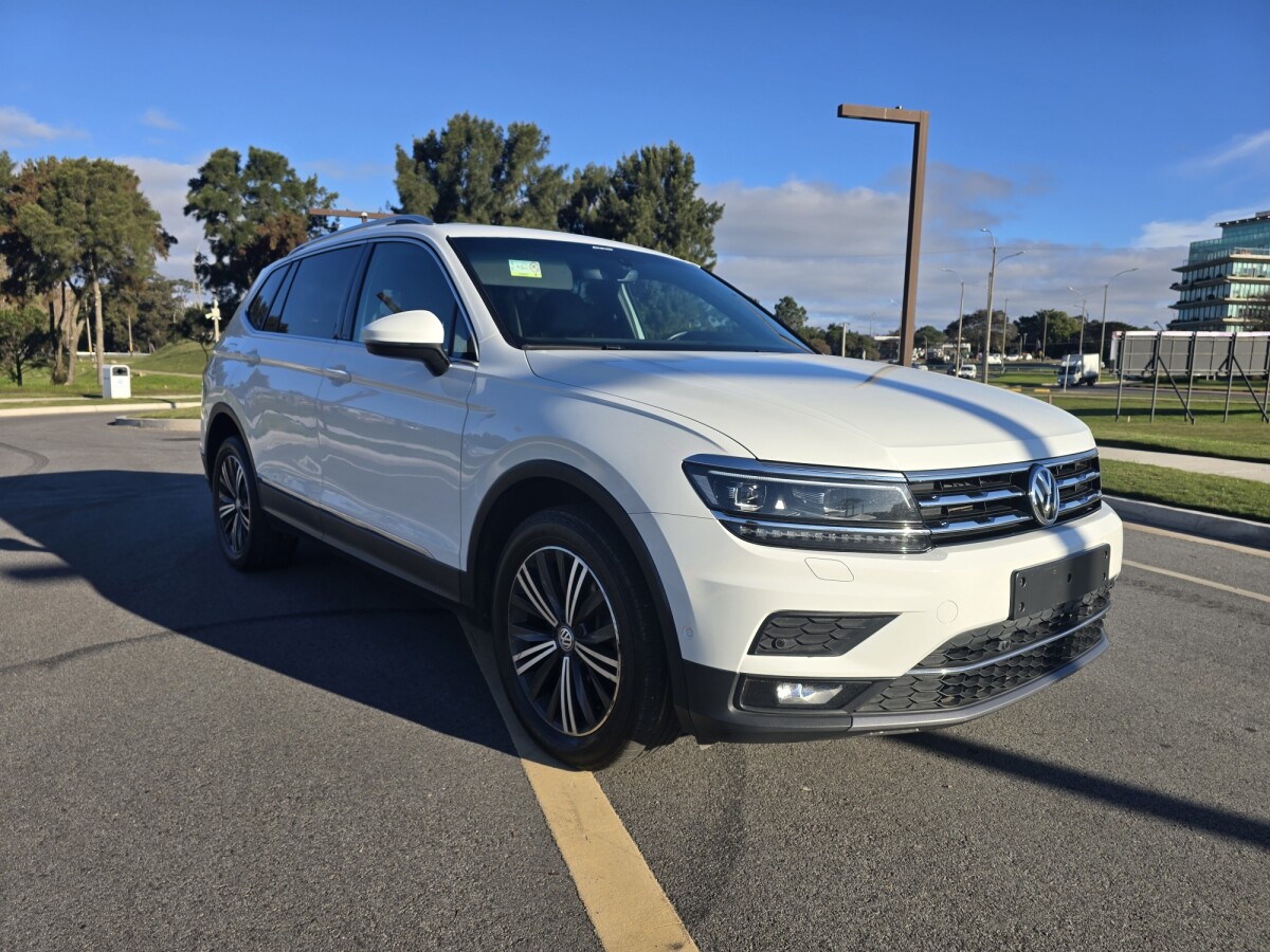Volkswagen Tiguan Highline 2.0 7Pax | Permuta / Financia Volkswagen Tiguan Highline 2.0 7Pax | Permuta / Financia