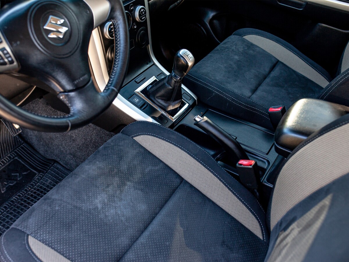 Suzuki Grand Vitara Limited 2.4 4X2 | Permuta / Financia Suzuki Grand Vitara Limited 2.4 4X2 | Permuta / Financia