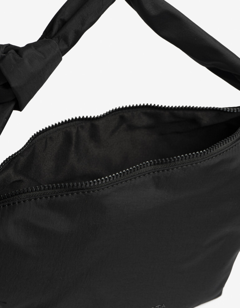 City Nylon Cartera City En Material Reciclado - Negro