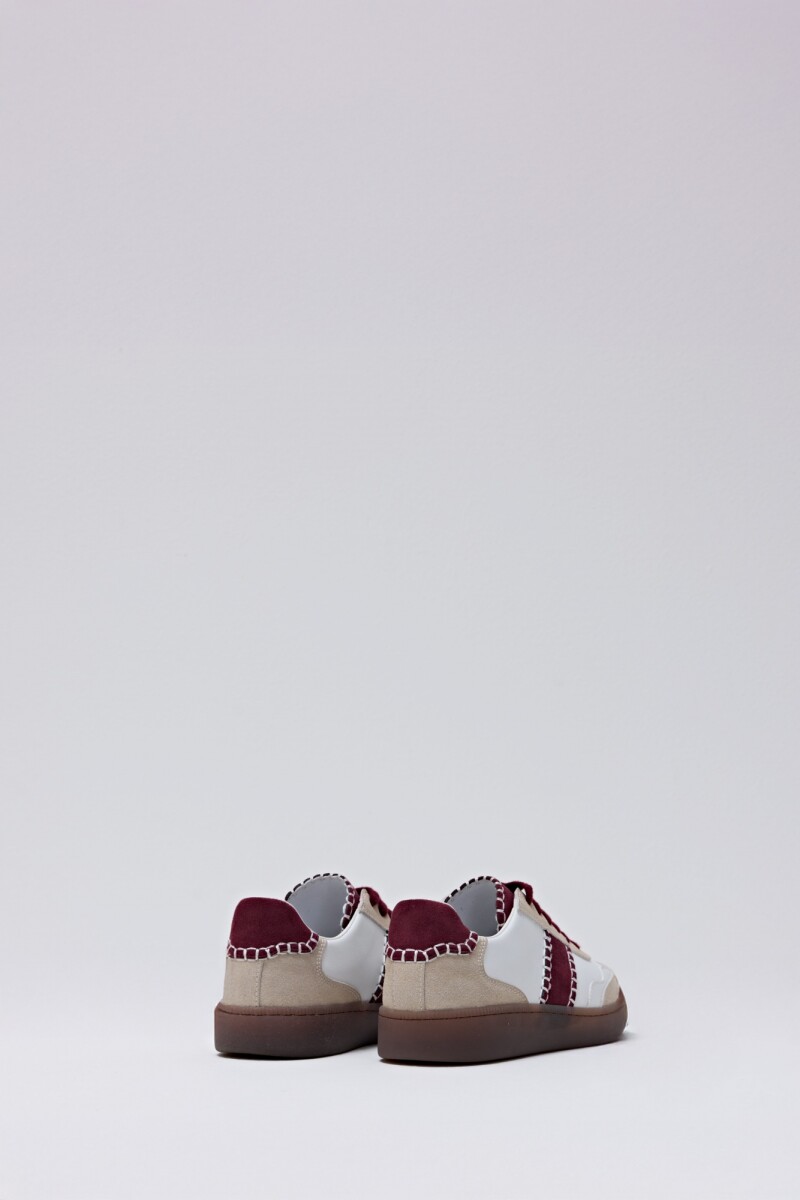 Zapatilla con bordado beige