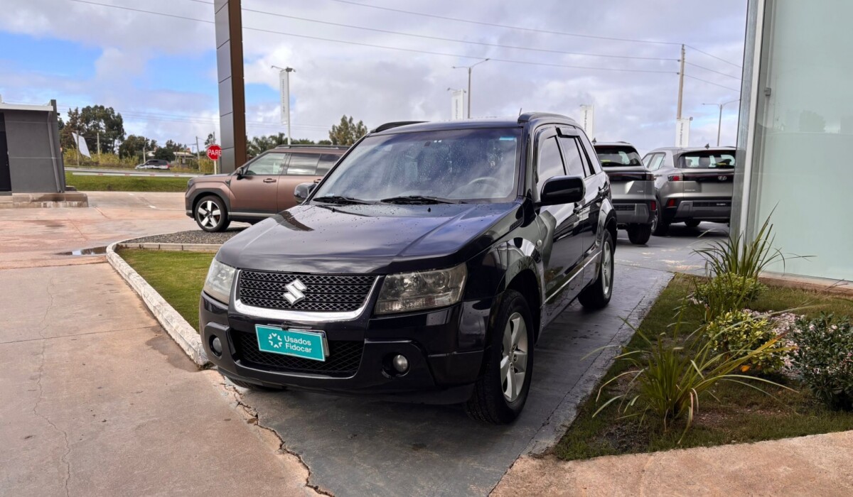 Suzuki Grand Vitara JLX - 2012 Suzuki Grand Vitara JLX - 2012