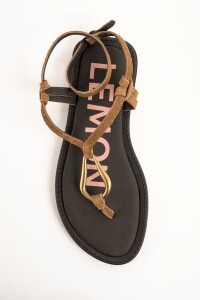 Sandalia Con Argolla Camel