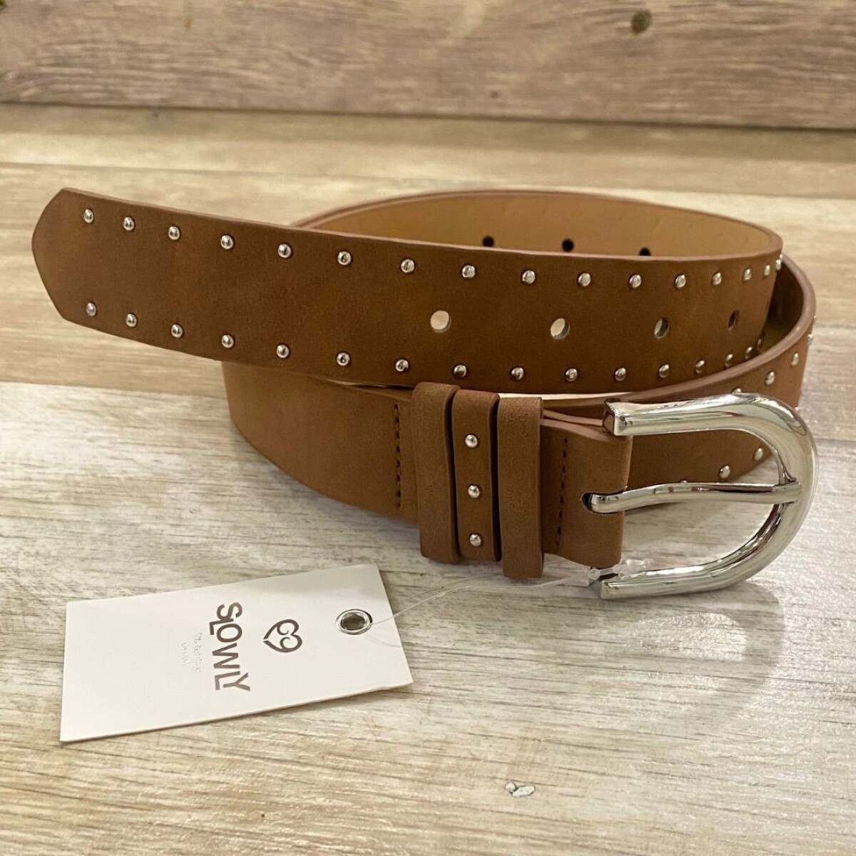 Cinto cuerina con tachas - Brown 