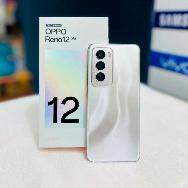 Oppo Reno12 12/512gb 5g + Regalo PLATEADO