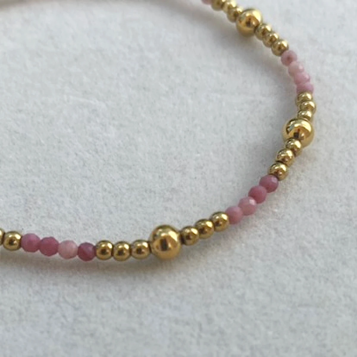 Pulsera BARI en acero, hematita sintética y piedras naturales 