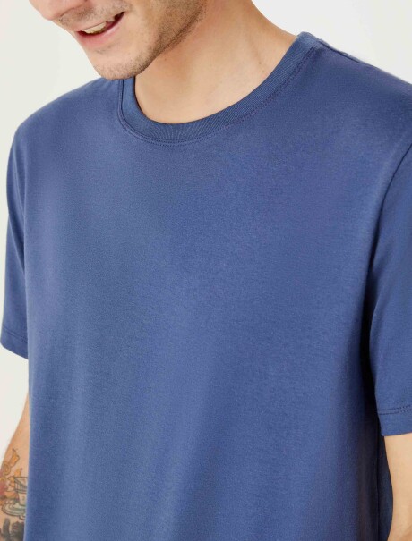 CAMISETA BÁSICA UNISSEX REGULAR WORLD AZUL ACERO