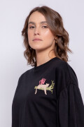 REMERA LEOPA Negro