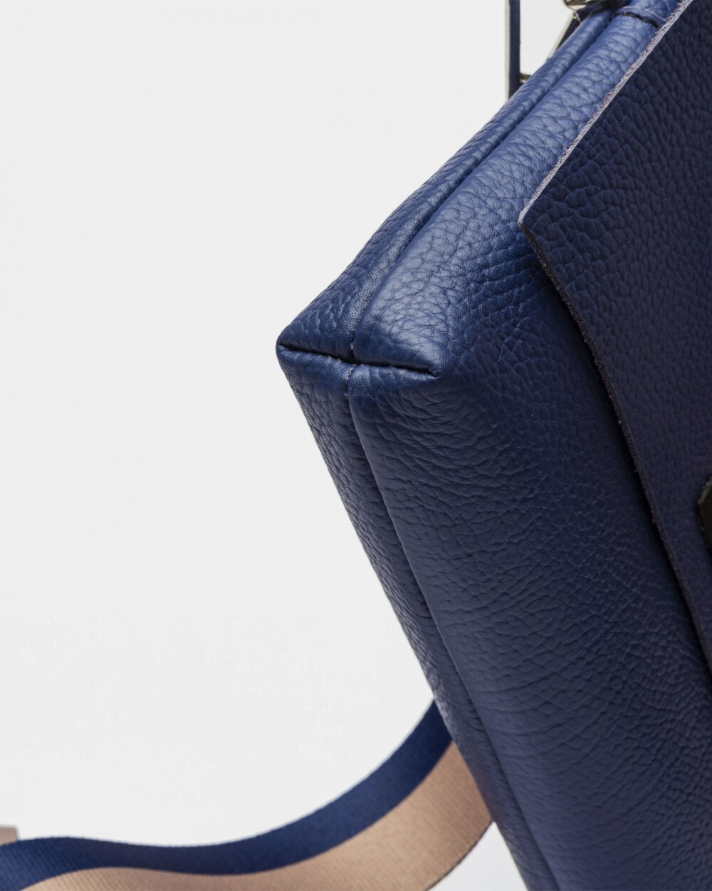 Bandolera Olivia En Cuero Graneado Azul
