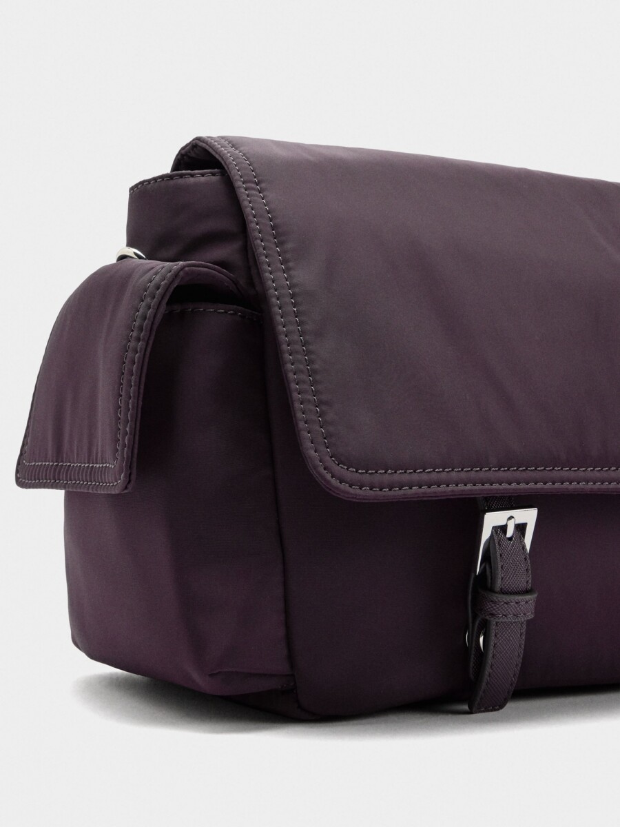 Bolso Bandolera De Nylon Con Solapa burdeos