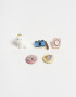 Pin Set De 5 Pins: 2 Esmaltados, 2 De Chapita Y 1 De Felpa - Combinacion Multicolor