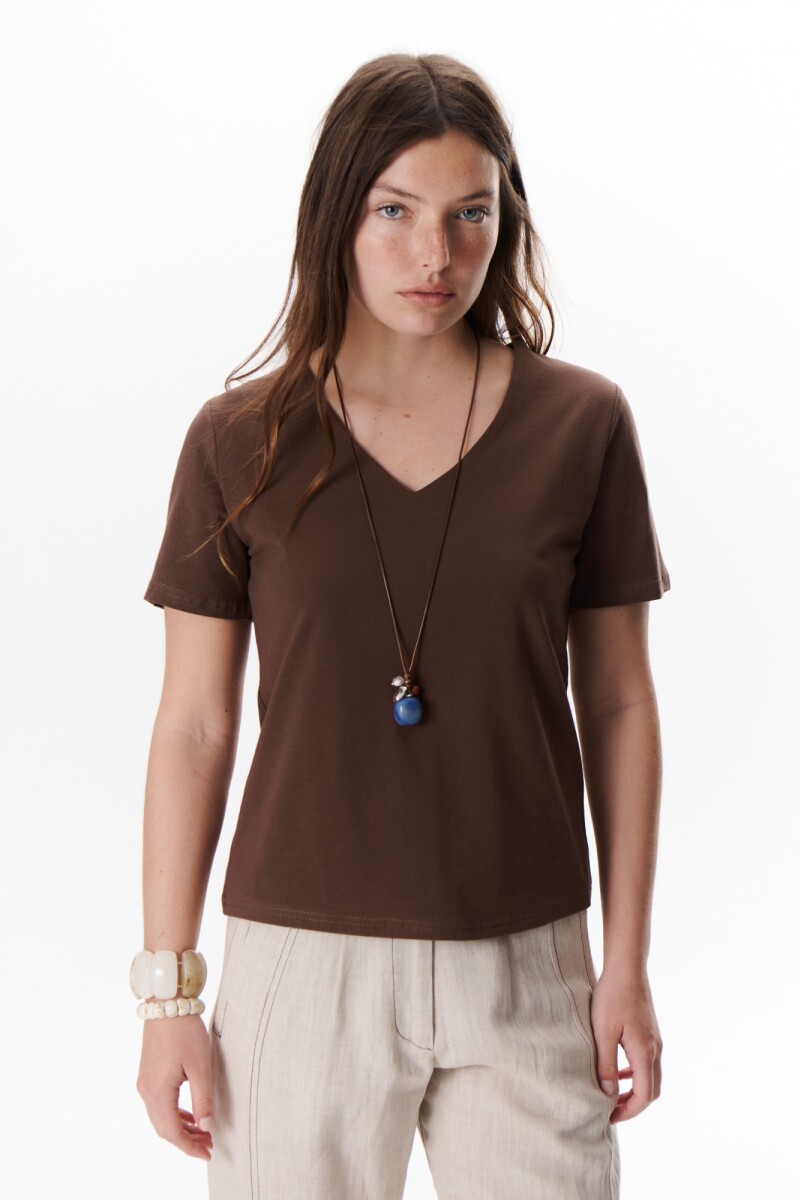 REMERA V DOBLE MARRON