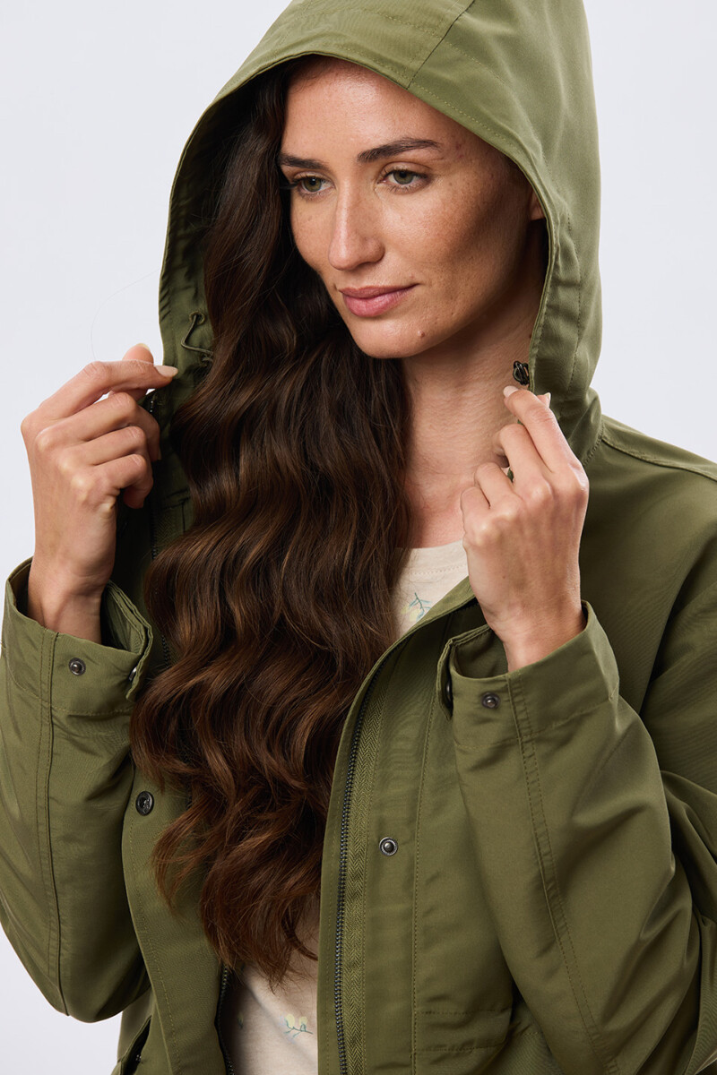 CAMPERA CON CAPUCHA - Verde 