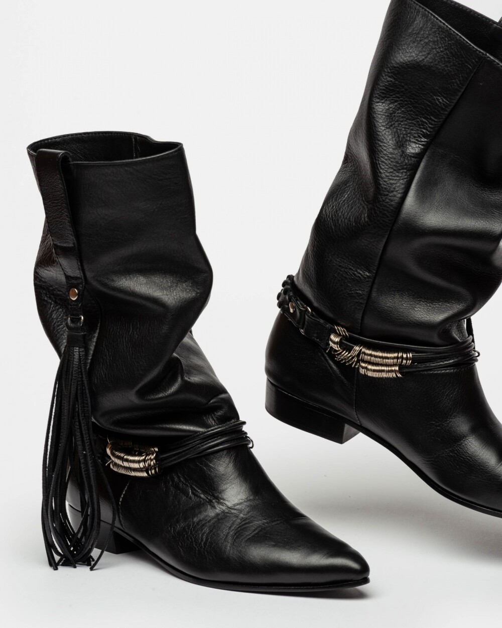 Bota Caña Media Amazonia En Cuero Liso Negro