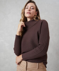 Buzo Acanalado Cuello Alto MARRON