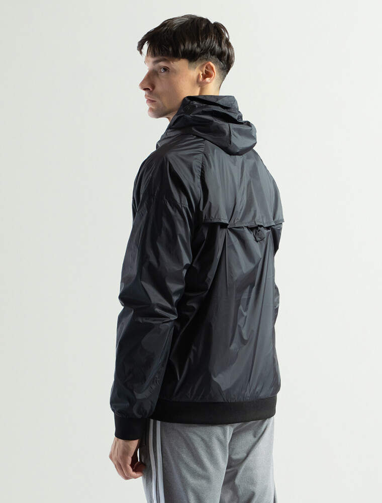 Campera Deportiva de Nylon Negro