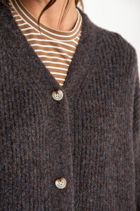 Cardigan Berenjena