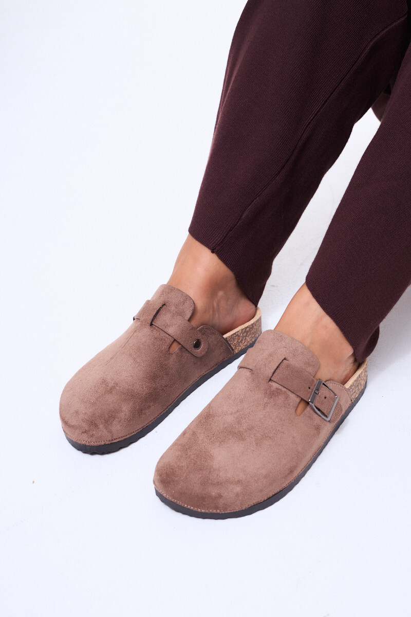 Sueco Várzea Marrón