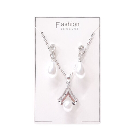 Collar y caravanas hipoalergénicas brillantes 1 par Collar Y Caravanas Hipoalergénicas Brillantes 1 Par