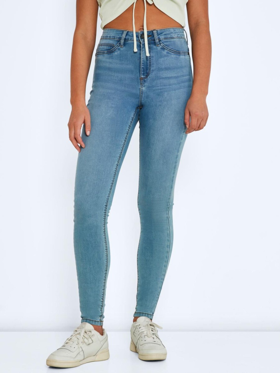 Jeans CALLIE. Tiro alto, skinny fit - Light Blue Denim 