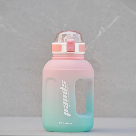 Botella Plástica Deportiva 2.2L Botella Plástica Deportiva 2.2L