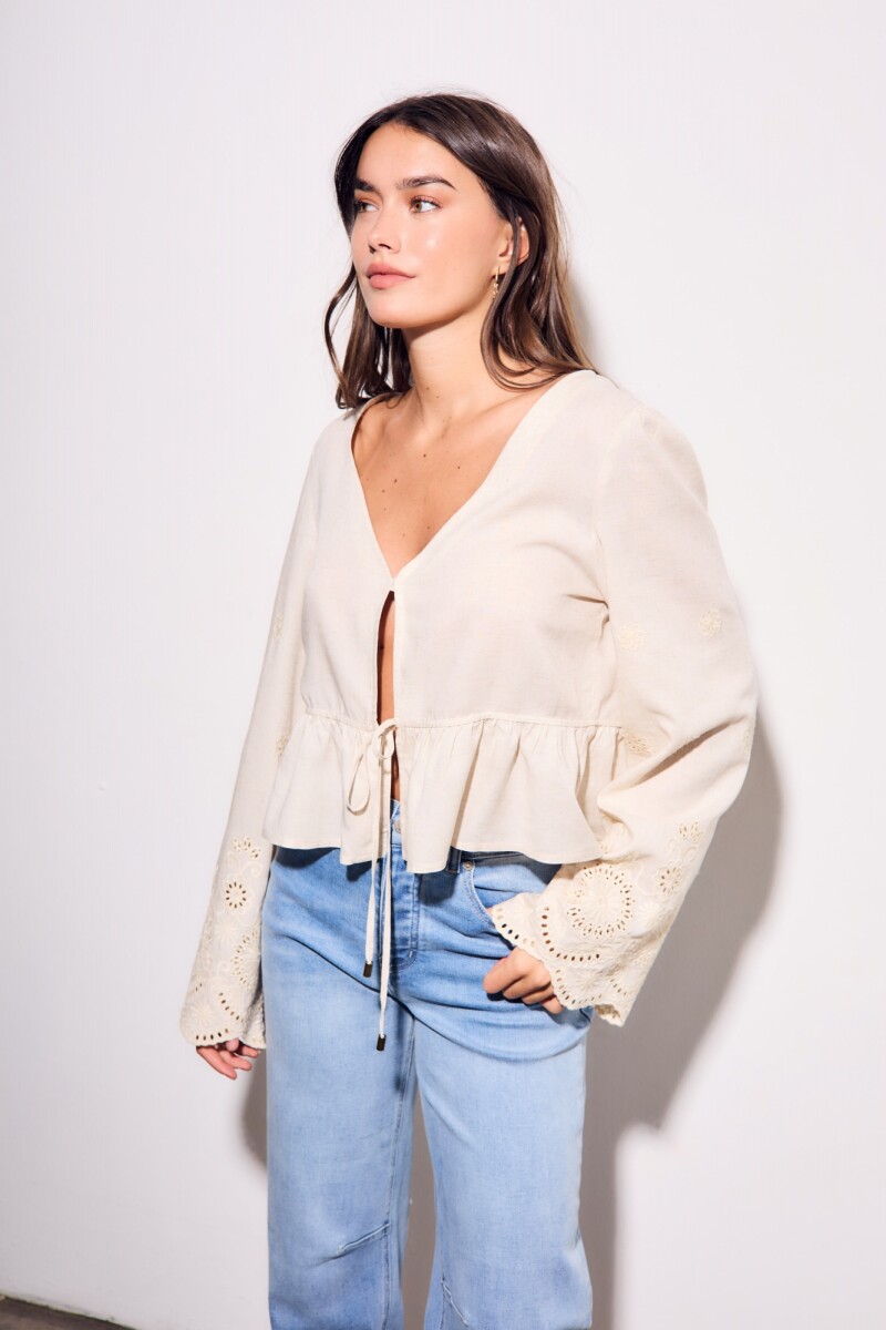 Blusa Con Lino Bordada Nacar