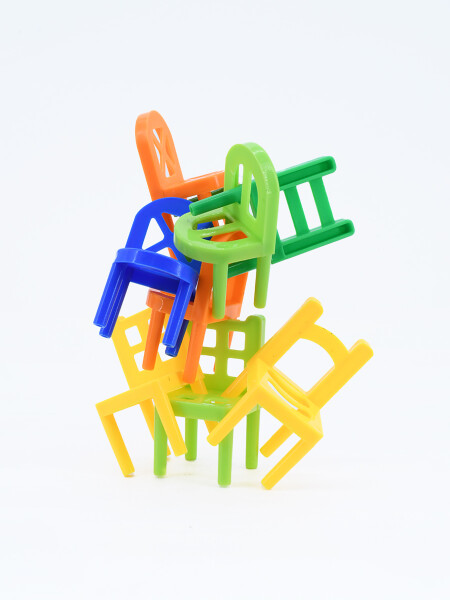 JENGA SILLAS EN EQUILIBRIO AZUL