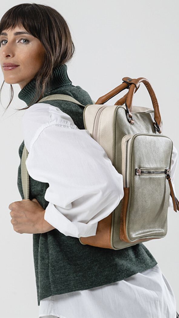 MOCHILA CARACAS LAUREL ARENA Y SUELA