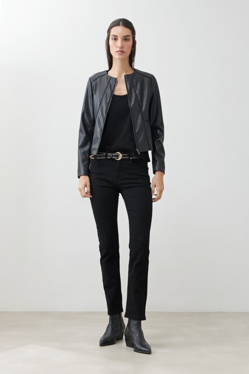 Musculosa escote a la base negro