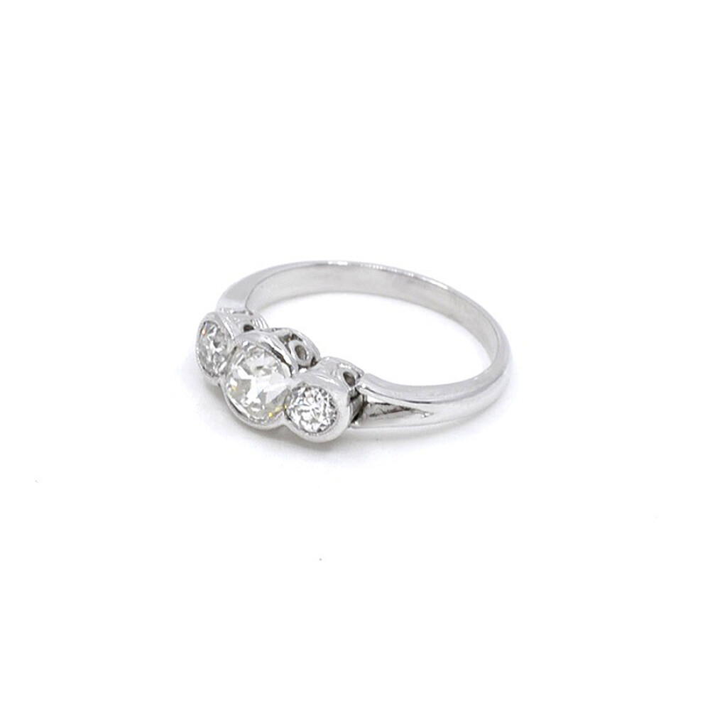 Anillo Estilo Antiguo En Platino Y Brillantes Anillo Estilo Antiguo En Platino Y Brillantes
