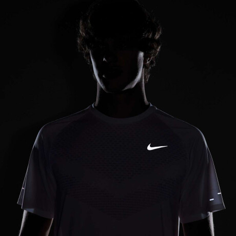 Remera Nike Dri-Fitadv Stride Manga Corta de Hombre Blanco