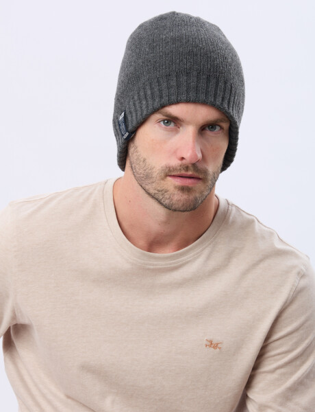 GORRO TEJIDO REVERSIBLE Negro