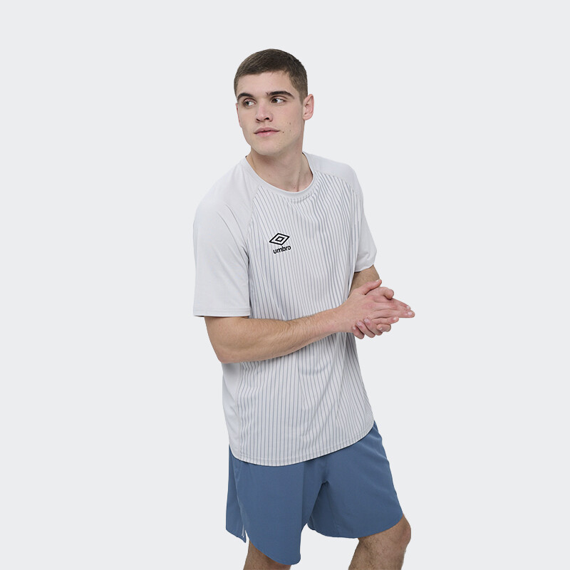 Remera Umbro Bosse Gris