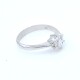 Anillo solitario en oro 18k blanco y brillante. Anillo solitario en oro 18k blanco y brillante.