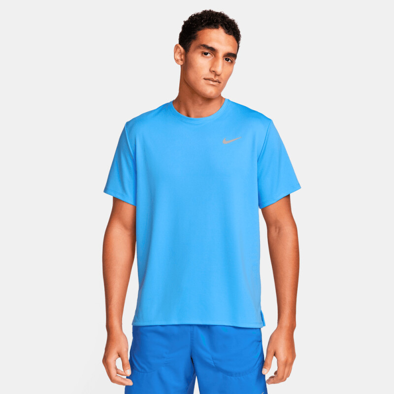 Remera Nike Miler de Hombre Azul