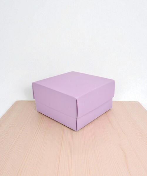 Caja Cuadrada 8x8x4,5 cm LILA