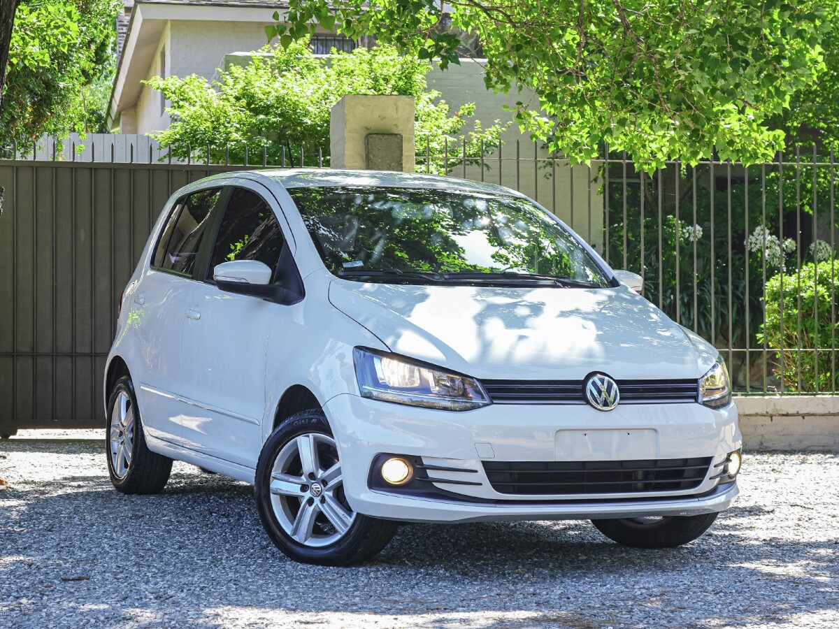 Volkswagen Fox Highline 1.6 Extra Full| Permuta / Financia Volkswagen Fox Highline 1.6 Extra Full| Permuta / Financia