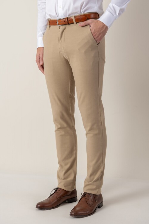 Pantalón de Tencel Slim Fit Beige