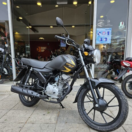 Yamaha Crux Negro