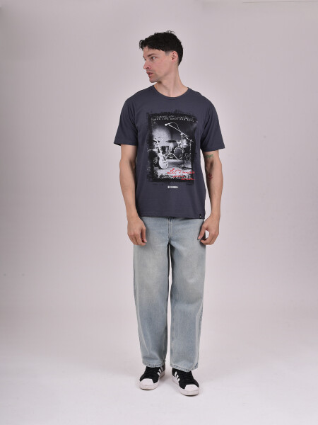 REMERA LONG LIVE GRIS OSCURO