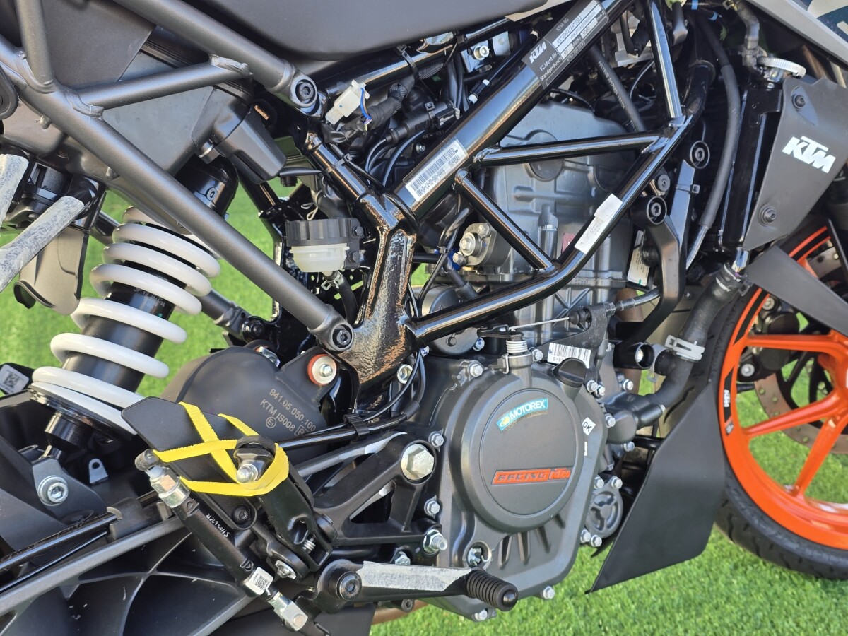 KTM Duke 200 0KM | Permuta / Financia KTM Duke 200 0KM | Permuta / Financia