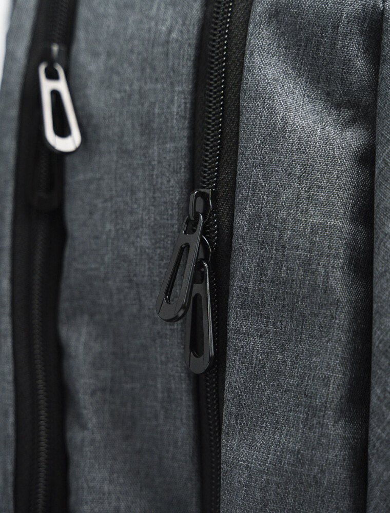 Mochila Forum Executive Gris Claro